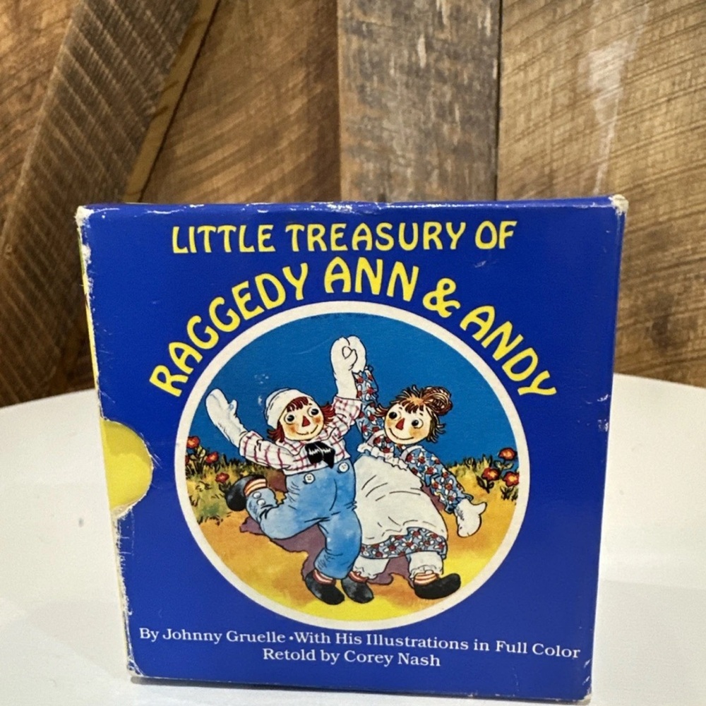 Vintage Little Treasury Raggedy Ann & Andy Set Of 6 Board Books Full Color 1984
